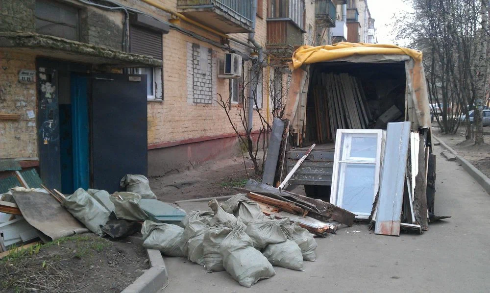 Вывоз мусора после ремонта в Валуйках от ПроМусор — цены от 4790 руб., быстро и недорого