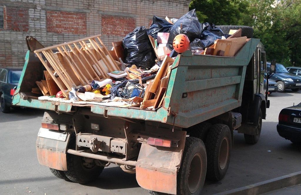 Вывоз мусора из магазина в Валуйках от ПроМусор: услуги, цена от 1863 руб., утилизация отходов