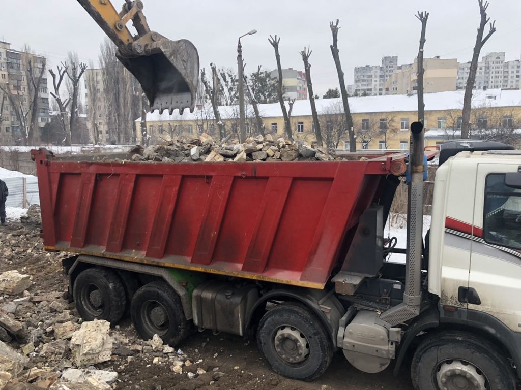 Вывоз мусора Камазом в Валуйках в октябре