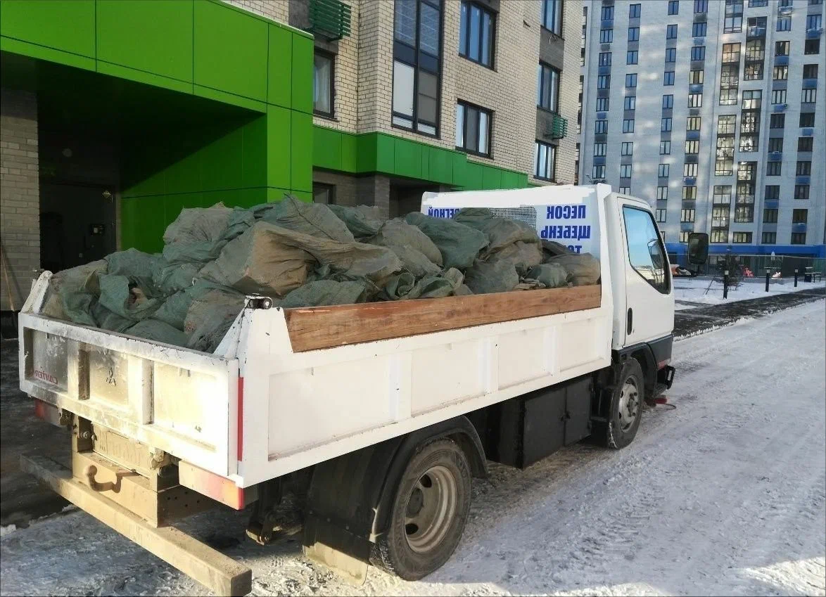 Вывоз мусора грузовым фургоном 3 тонны в Валуйках — цена от 1437 руб., ПроМусор