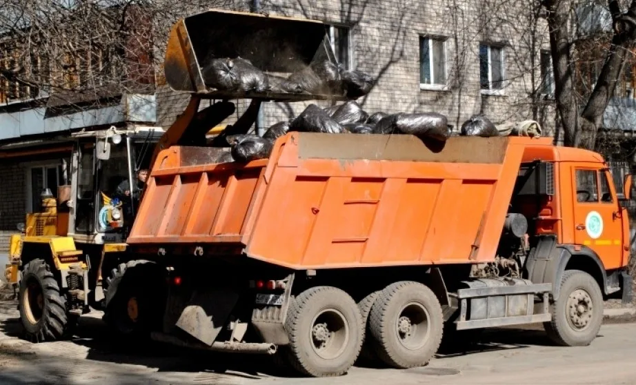 Вывоз мусора грузовым фургоном 5 тонн в Валуйках – ПроМусор, аренда, цена от 1650 руб