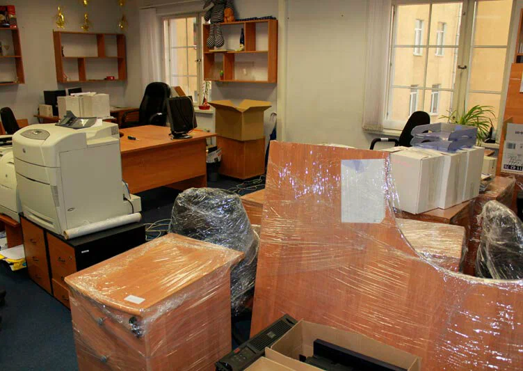 Вывоз старой офисной мебели в Валуйках в октябре