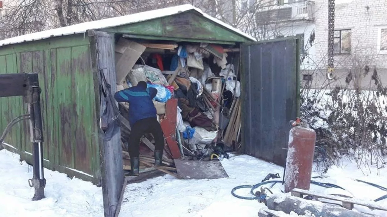 Вывоз мусора из гаража с гарантией чистоты в Валуйках в октябре