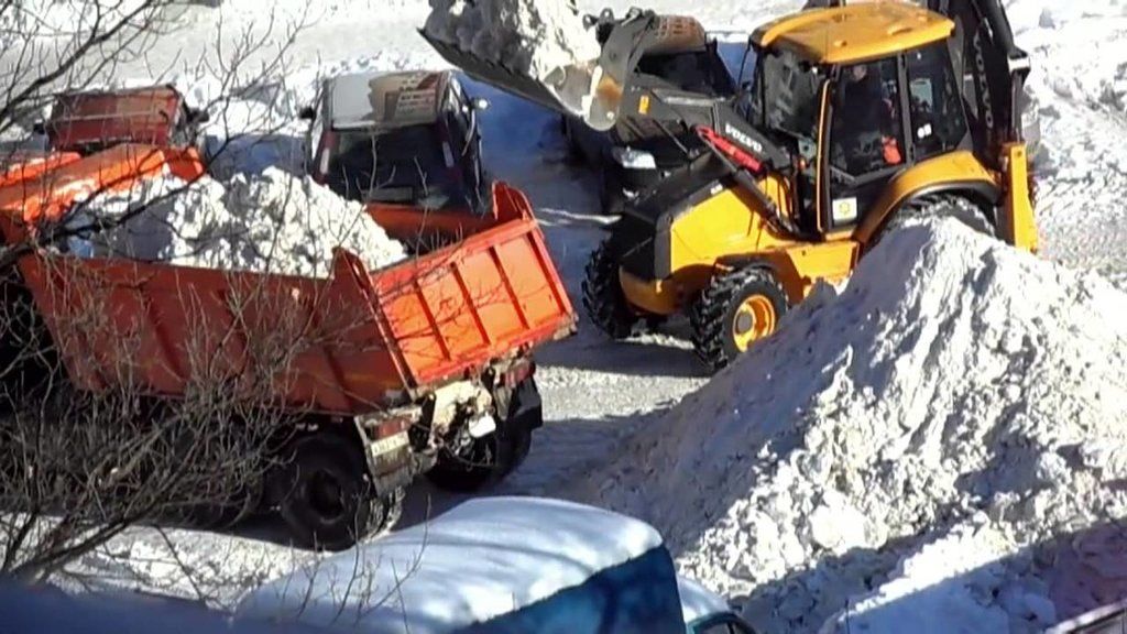 Вывоз снега с погрузкой в Валуйках для организаций и частных лиц в октябре