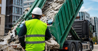 Вывоз строительного мусора в Валуйках: услуги лицензированной компании — ПроМусор